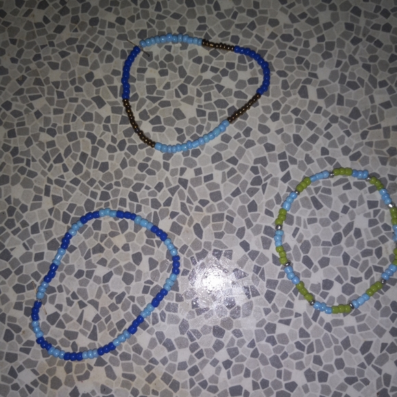 Bracelets made by hand - Picture 1 of 6